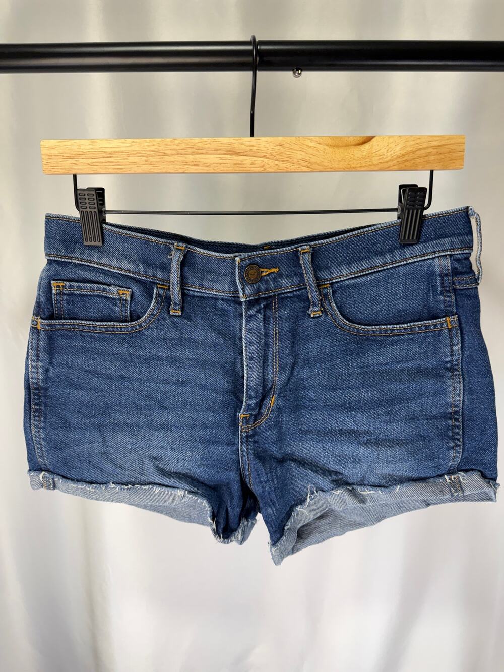 Hollister Women’s High Rise Short Shorts Size 7 W28 Denim Cuffed Cutoff Blue
